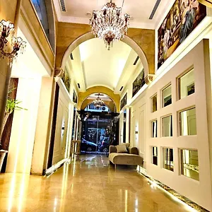 Queens Hotel